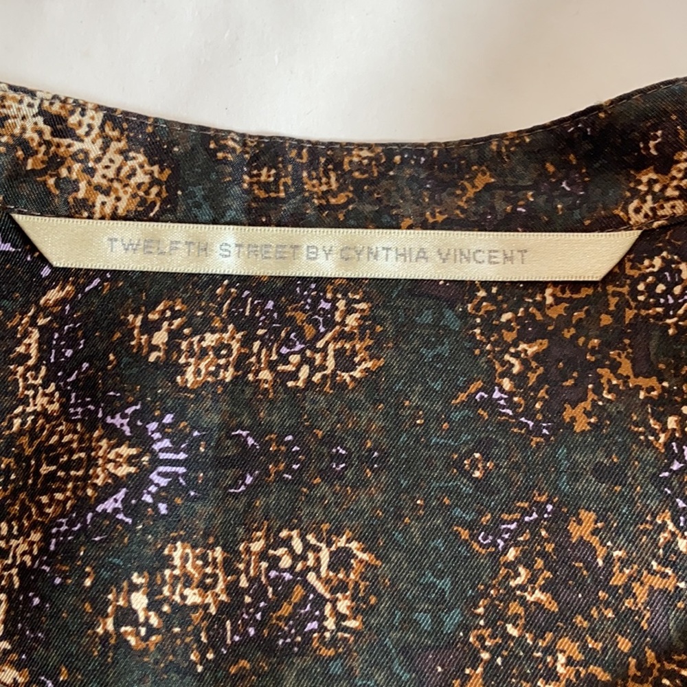 100% Silk Twelfth Street by Cynthia Vincent Blouse - Picture 4 of 7